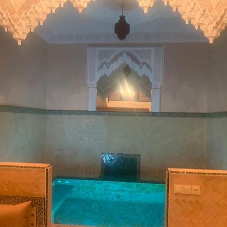 Super Riad Avec Piscine Interieure Marrakesh Exterior photo